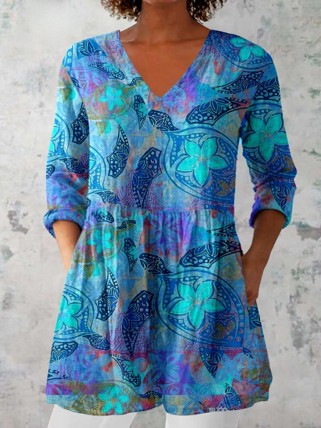Elvira | Long blouse with V-neck