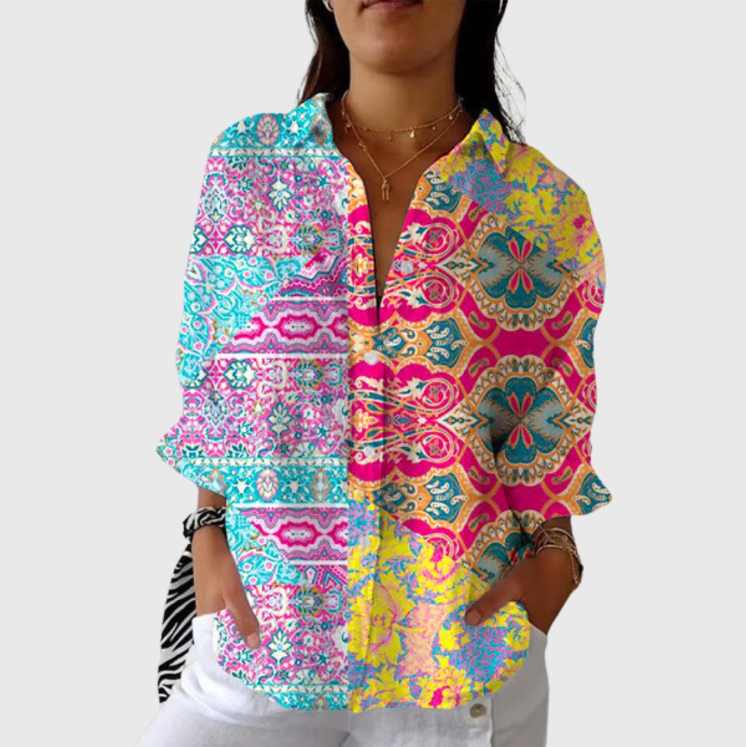 Tessa | Light, colorful blouse with a print