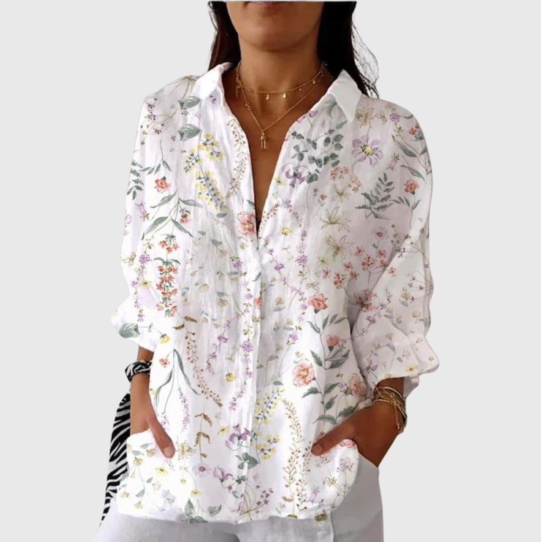 Lucy | Light, colorful blouse with a print