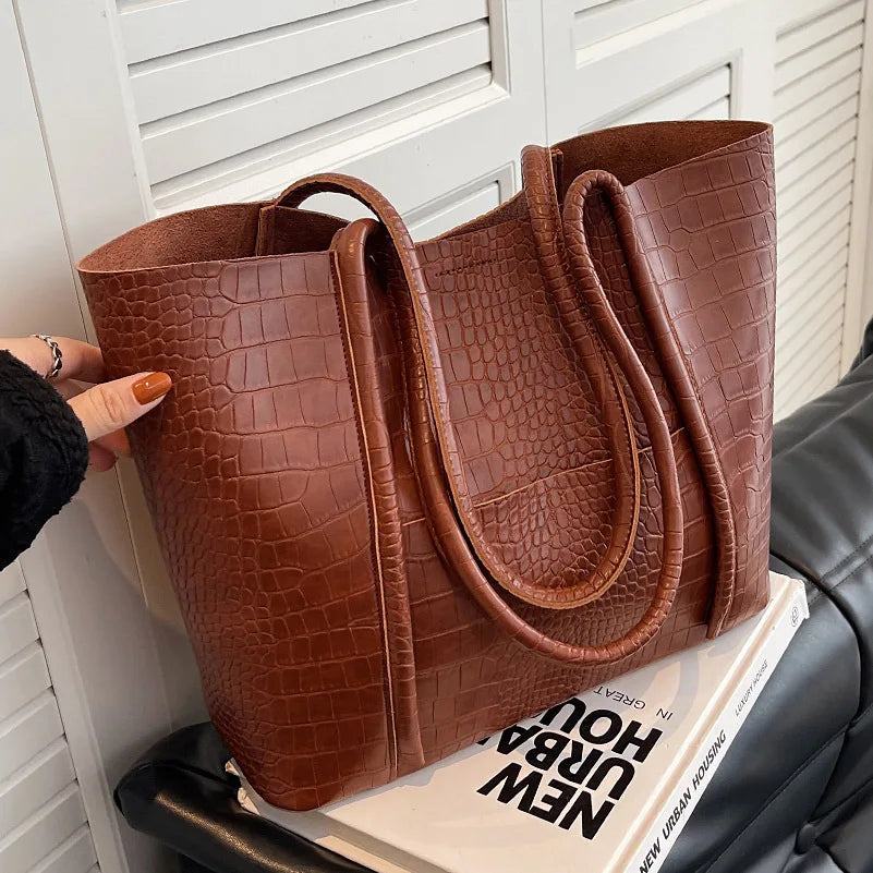 Zoe | Refined shoulder bag